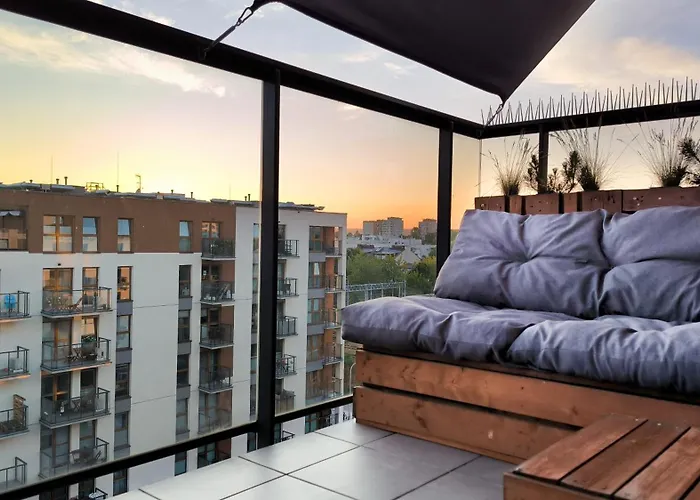 Wroclawska Two Bedroom Apartment